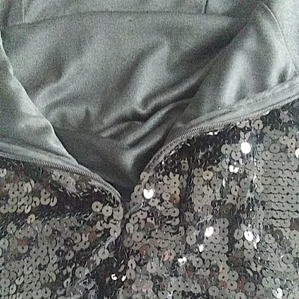 Top - Picture 2 of 3